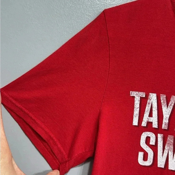 2013 Taylor Swift International Red Tour Concert Gildan T-Shirt SM - Picture 10 of 15